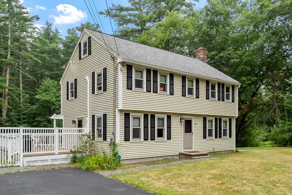 378 Pelham Rd, Dracut, MA 01826