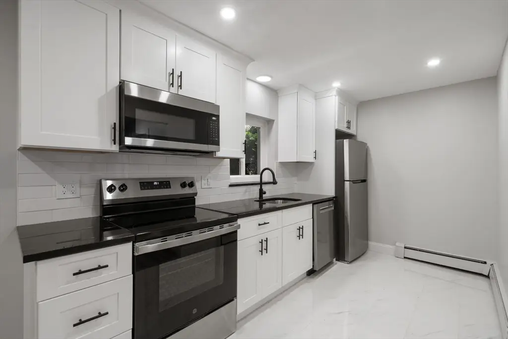 89 Walnut St #2, Newton, MA 02460 - #1