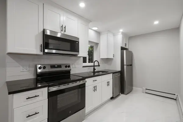 89 Walnut St #2, Newton, MA 02460