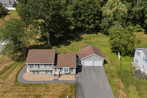 38 Montaup Ave, Dracut, MA 01826