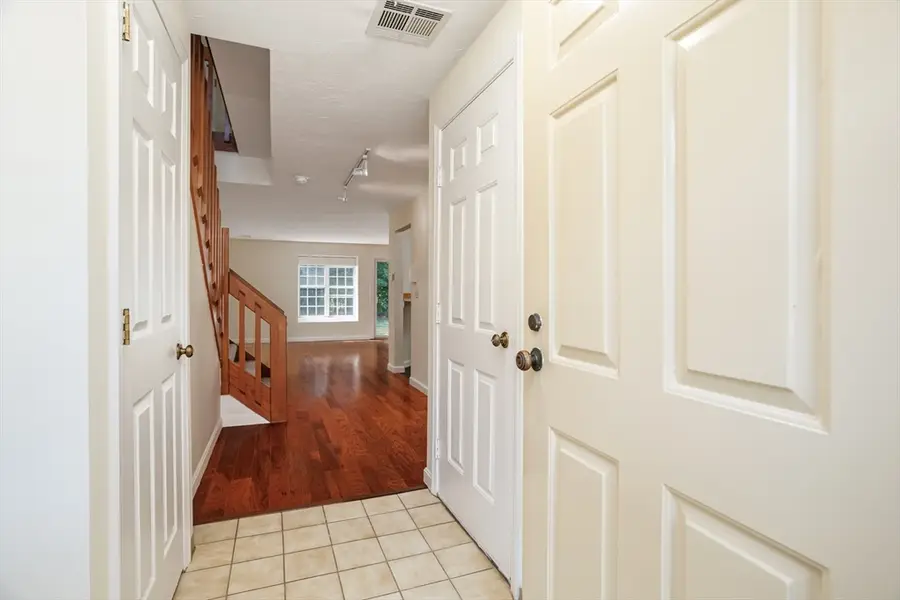 511 Ridgefield Cir #511B, Clinton, MA 01510 - #2