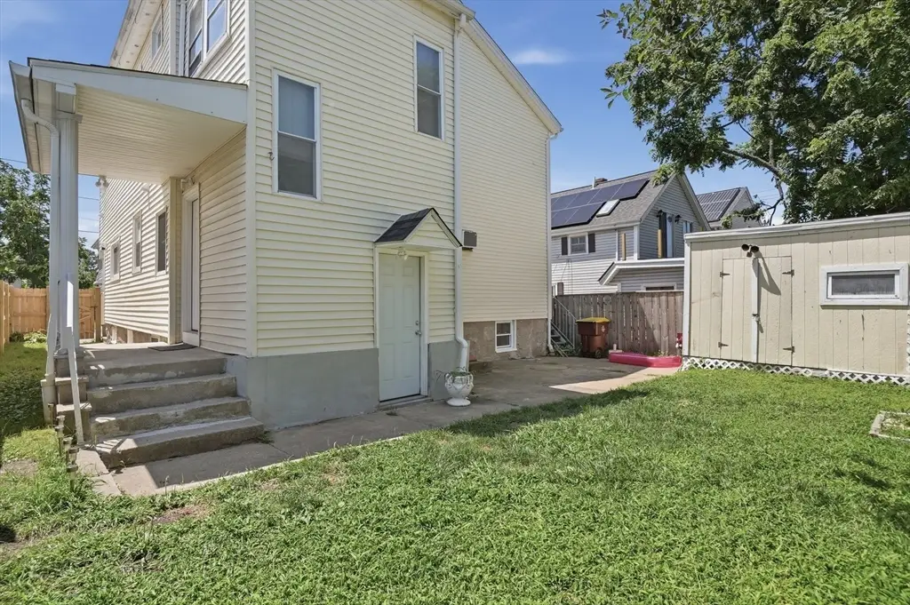 22 Sachem St, Fall River, MA 02724 - #1