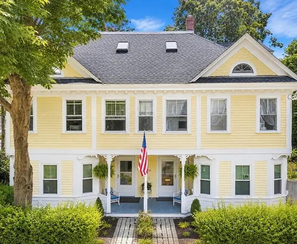 24 Desmond Ave #C, Manchester, MA 01944