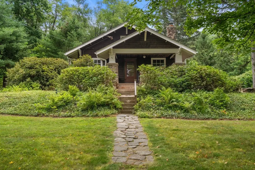 42 Harris St, Amherst, MA 01002 - #1
