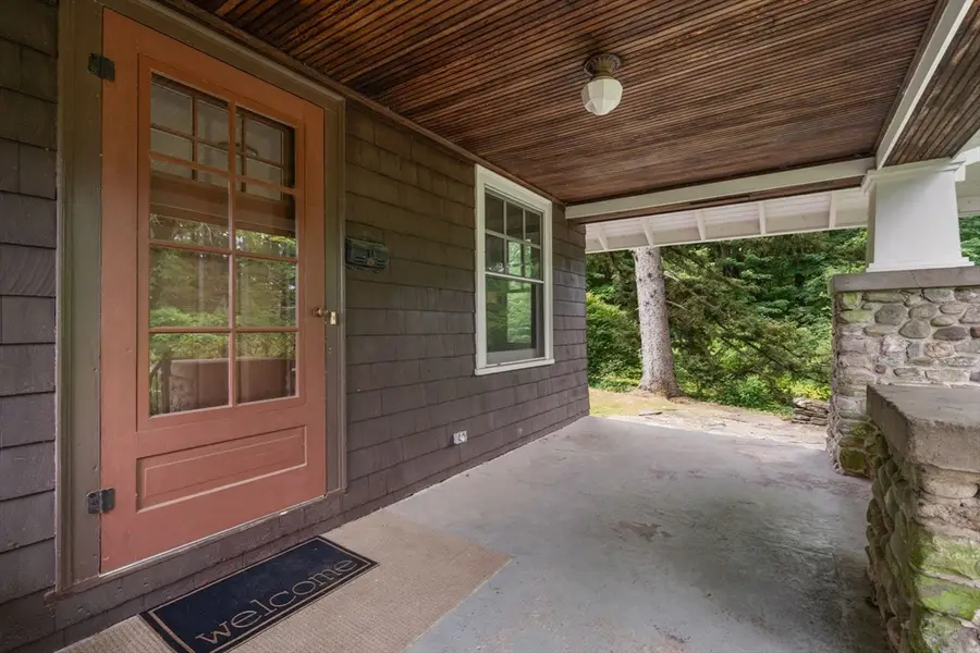 42 Harris St, Amherst, MA 01002 - #3