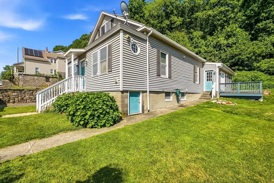 55 Chilmark St, Worcester, MA 01604 - #3