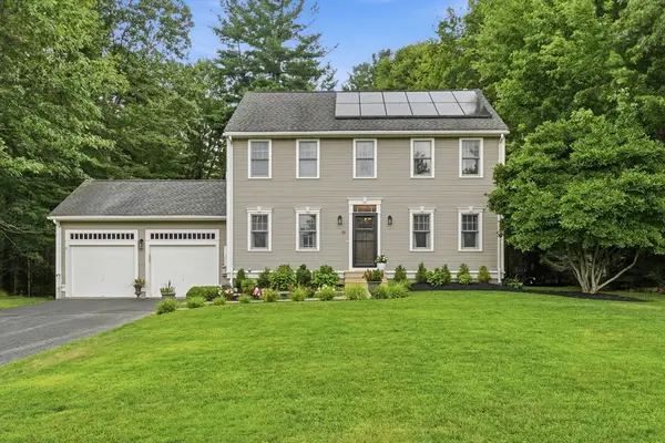 21 Wildflower Dr, Sutton, MA 01590