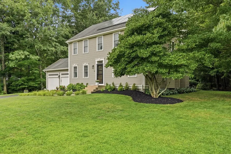 21 Wildflower Dr, Sutton, MA 01590 - #3