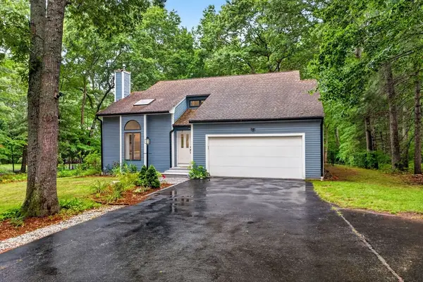 27 Walden Dr, Easton, MA 02334