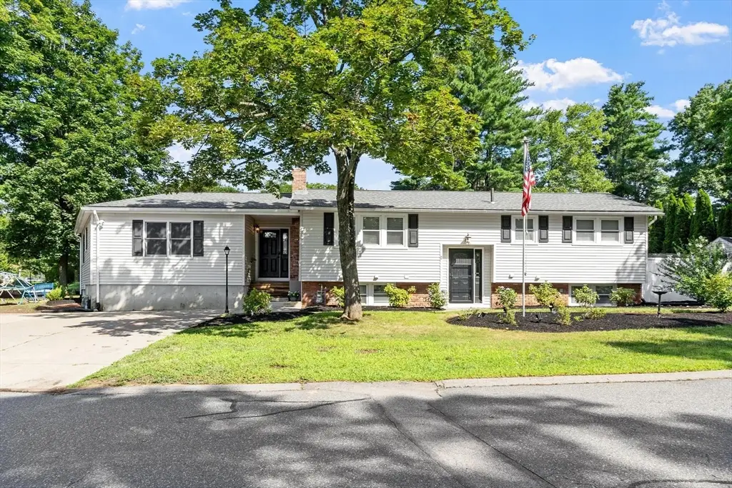 2 Stratton Dr, Hudson, MA 01749 - #1