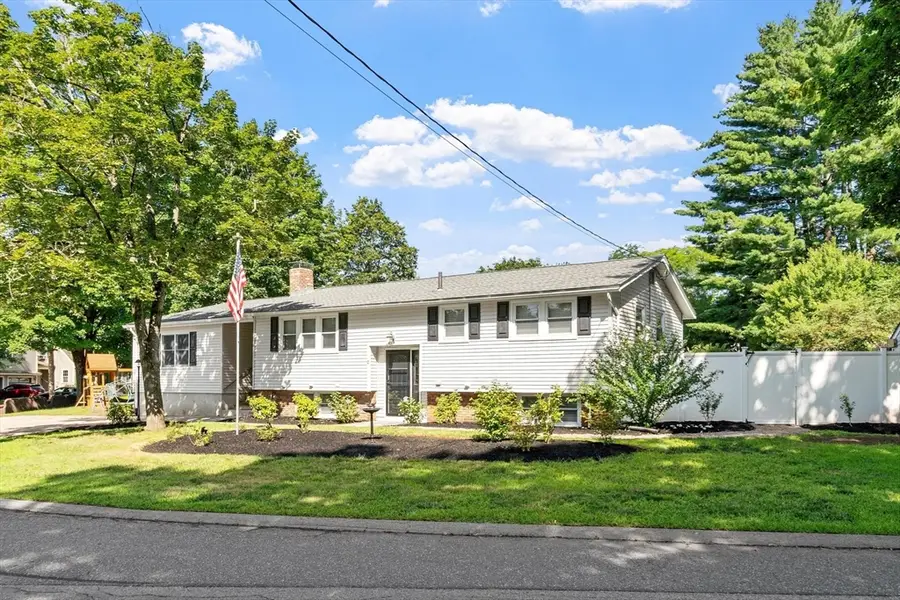 2 Stratton Dr, Hudson, MA 01749 - #2
