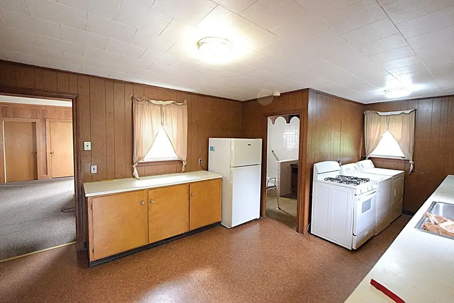 12 Presbrey Ct, Taunton, MA 02780 - #2