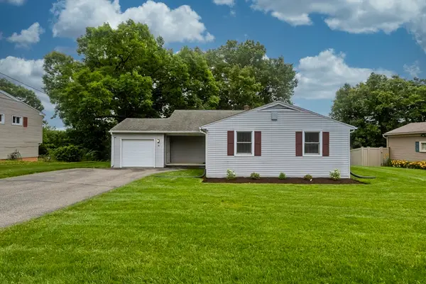 89 Garvey Dr, Springfield, MA 01109