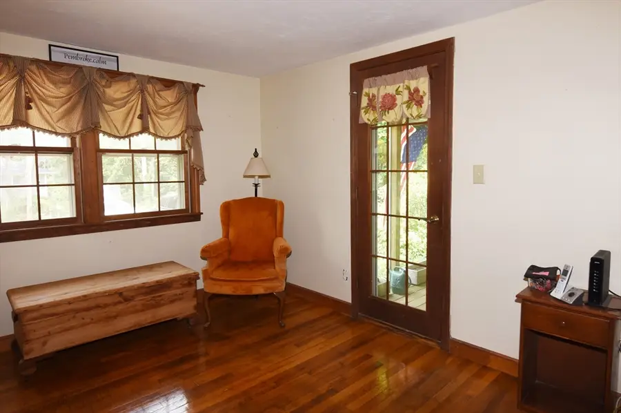 136 Taylor St, Pembroke, MA 02359 - #2