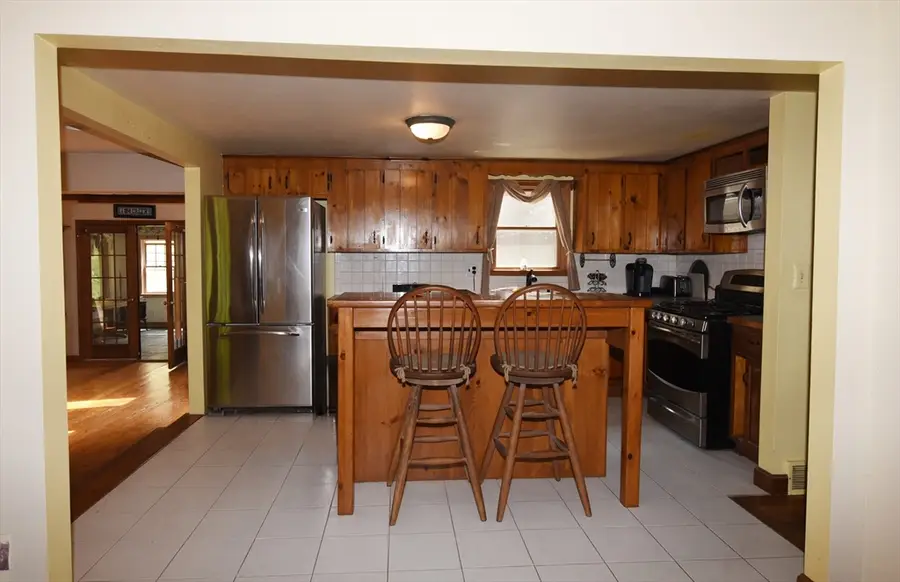 136 Taylor St, Pembroke, MA 02359 - #3