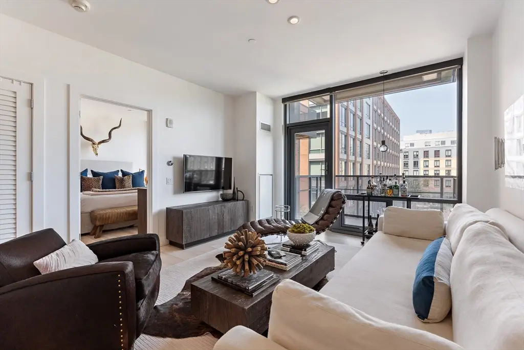 32 Traveler St #413, Boston, MA 02118 - #1