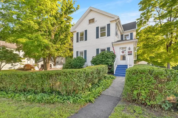 234 Elm St, Amesbury, MA 01913