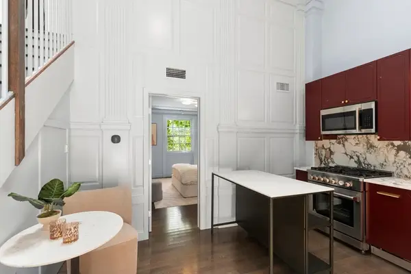 7 Crombie St #10, Salem, MA 01970
