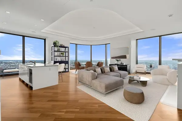 1 Dalton Street #4504, Boston, MA 02115