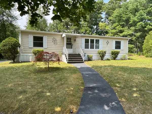 7-9 South Meadow Village #7, Carver, MA 02330