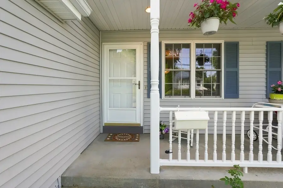 42 Castine St #A, Worcester, MA 01606 - #3