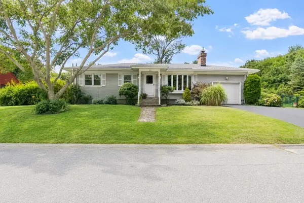 55 Evans St, Somerset, MA 02726