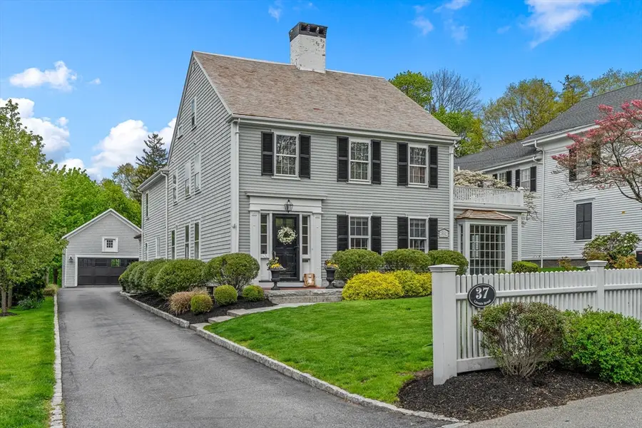 37 Lincoln St, Hingham, MA 02043 - #2