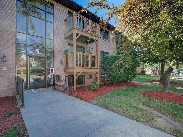 5 Lancelot Ct #2, Salem, NH 03079 - #2