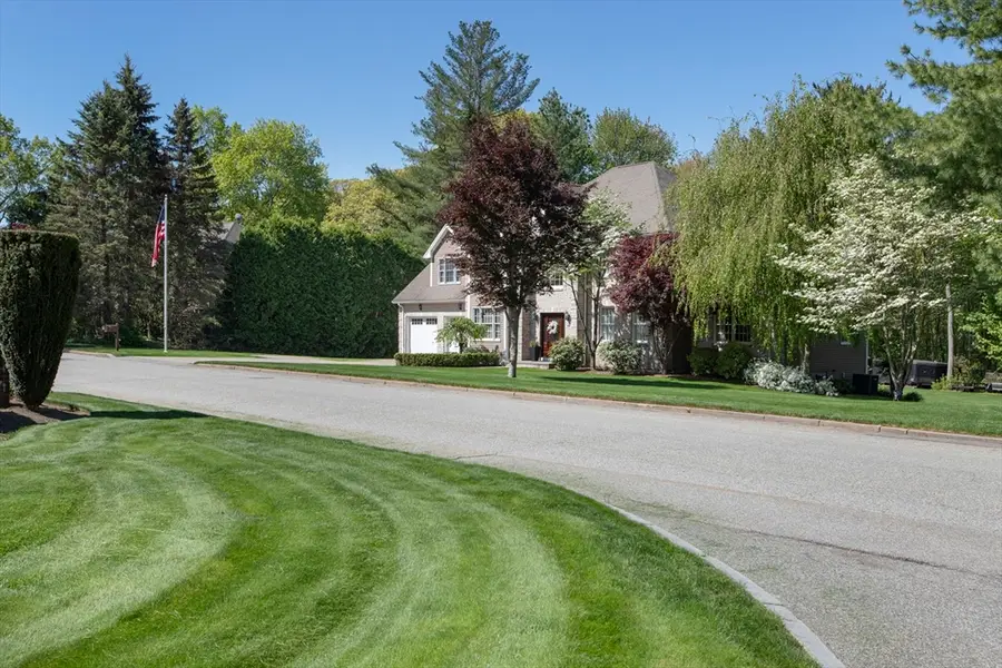 11 Bridle Dr, Lincoln, RI 02865 - #2
