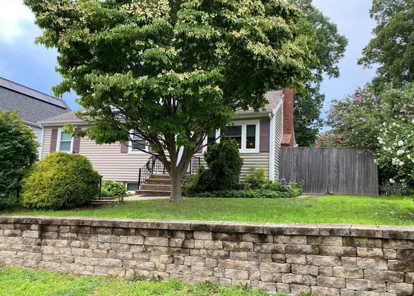 12 Welsford St, Brockton, MA 02302