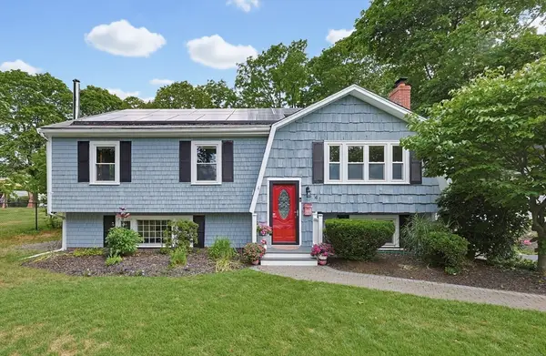 41 Myrtle St, Rockland, MA 02370