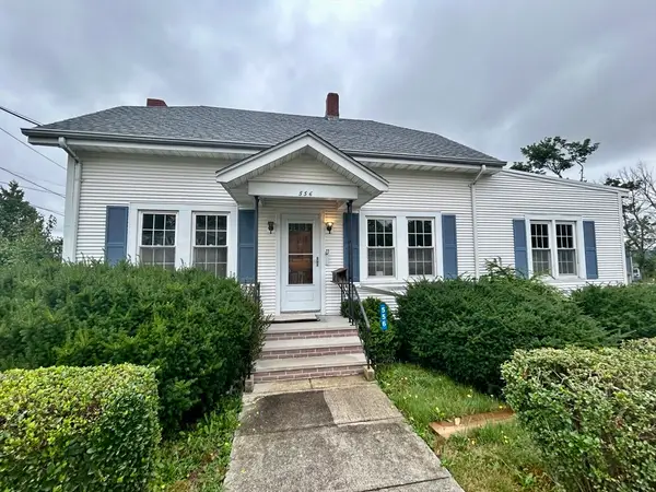 556 Brayton Ave, Somerset, MA 02726