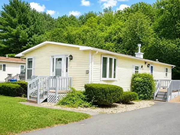 1 Canterbury Lane, Rockland, MA 02370