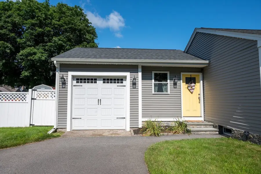 512 Central Avenue, Seekonk, MA 02771 - #2