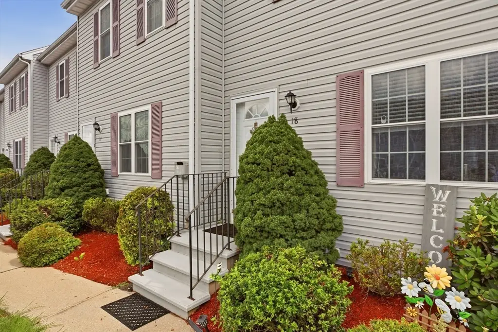 5239 N Main St #18, Fall River, MA 02720 - #1