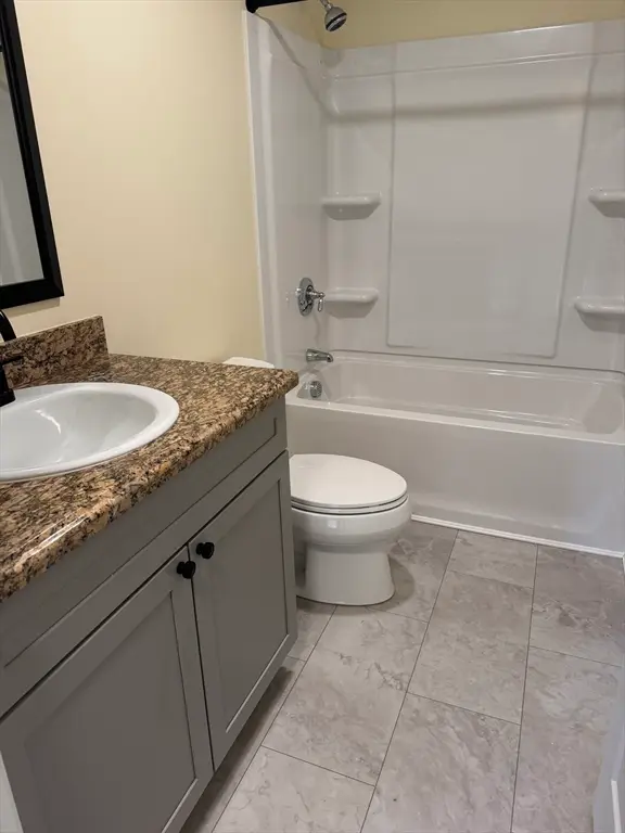 18 Snowberrry Cir., Worcester, MA 01607 - #3