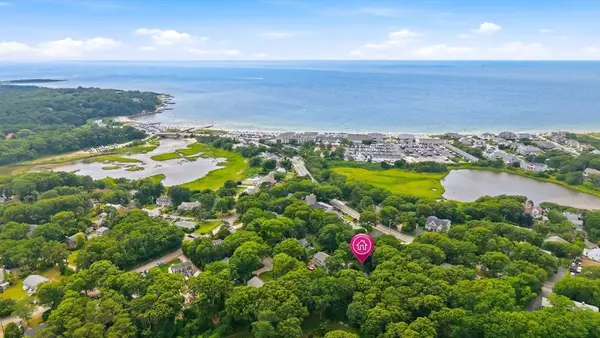 18 Pamet Rd, Falmouth, MA 02556