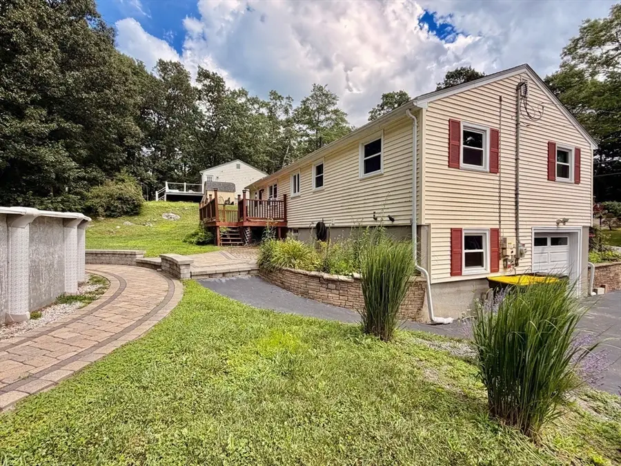 57 Laurel Ln, Bellingham, MA 02019 - #3
