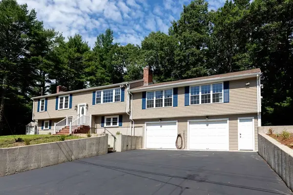34 Surrey Dr, Plymouth, MA 02360