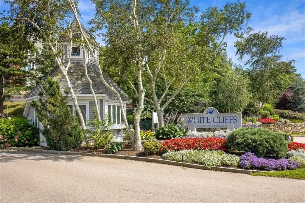 6 Westcliff Dr. #Golfview, Plymouth, MA 02360 - #1