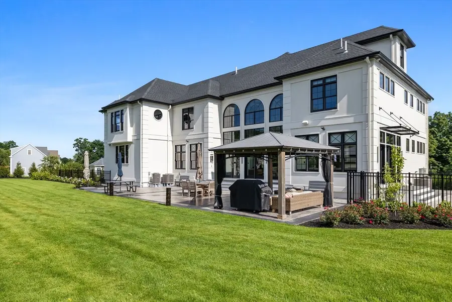 19 Bridle Spur Ln, Danvers, MA 01923 - #3