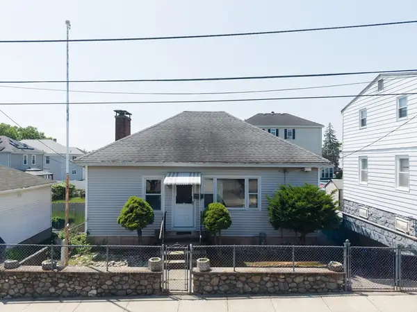 65 Beattie St, Fall River, MA 02723