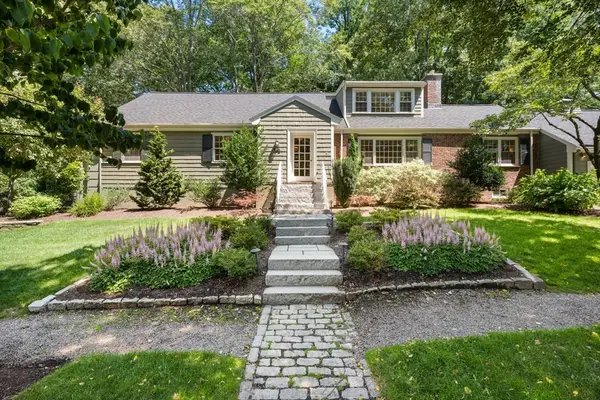 44 Valley Rd, Brookline, MA 02467