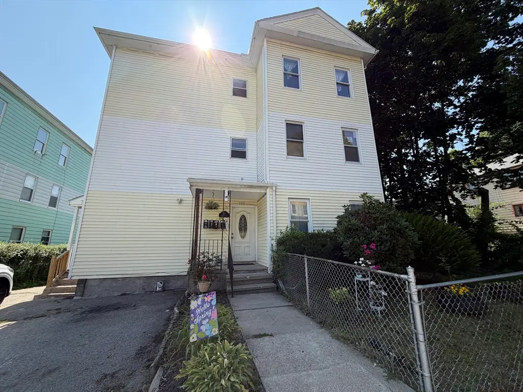 212 Vernon St, Worcester, MA 01607 - #1