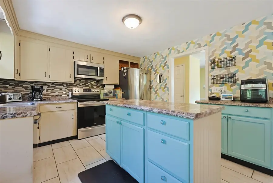 116 Bayberry Rd, North Attleboro, MA 02760 - #3