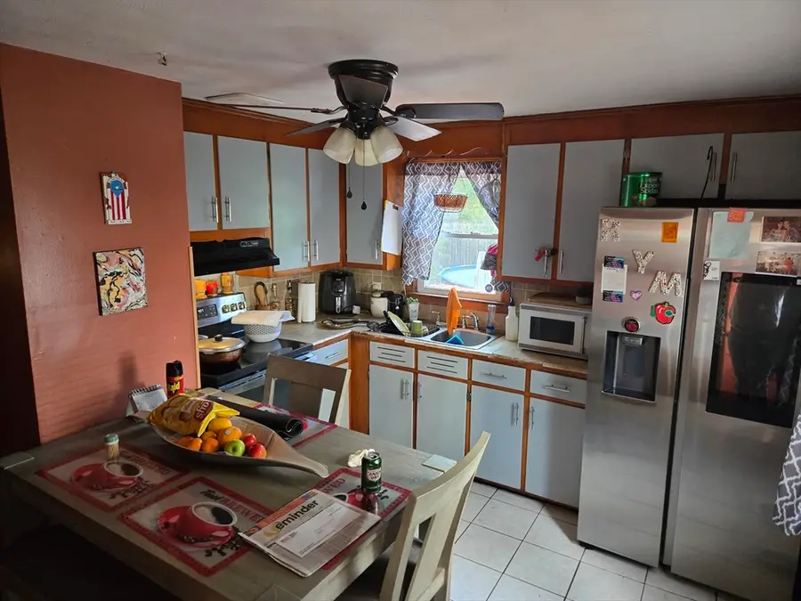 18 Notre Dame St, Springfield, MA 01104 - #3