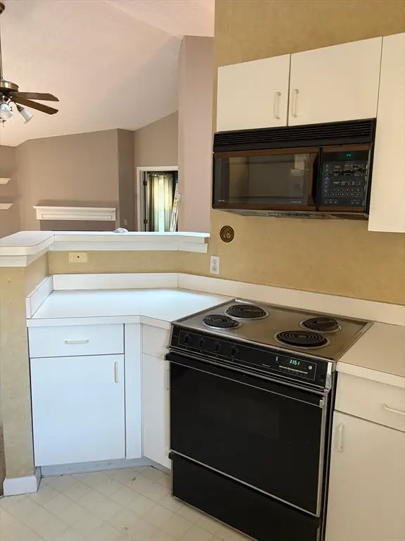 105 Bradford Commons Ln #105, Braintree, MA 02184 - #3