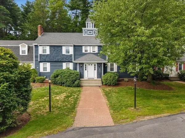 28 Camelot Ct #28, Stoughton, MA 02072