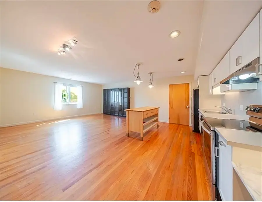351 Pleasant St #9, Northampton, MA 01060 - #3