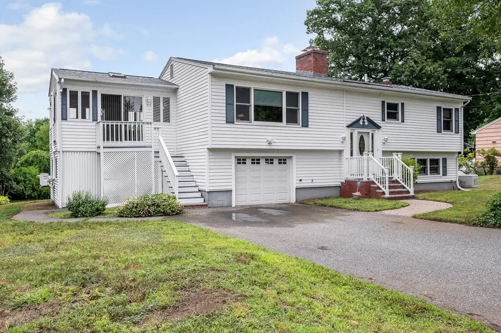 19 Cochrane Cir, Methuen, MA 01844 - #1